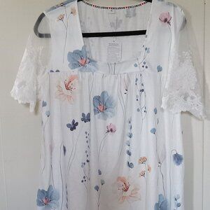 Exclusive XL Flowered Shirt with Lace Sleeves With Tag